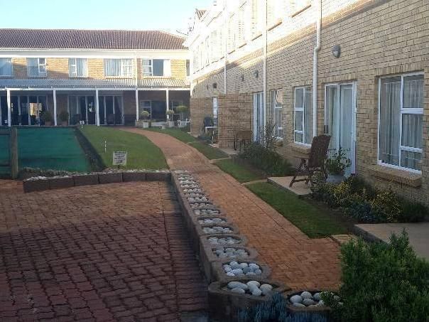 Fontaine Bleau Retirement Village